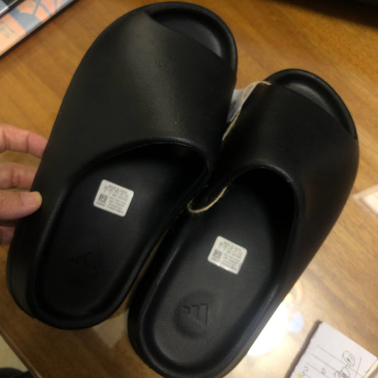 Sneaker shoes yeezy slide for women and men