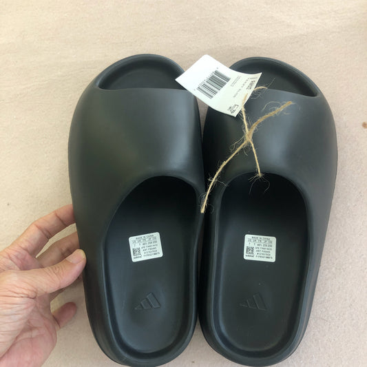 sneaker shoes yeezy slide