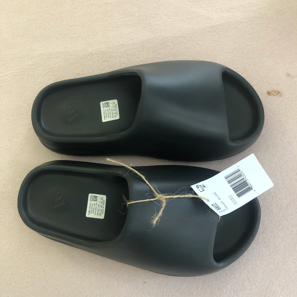 sneaker shoes yeezy slide