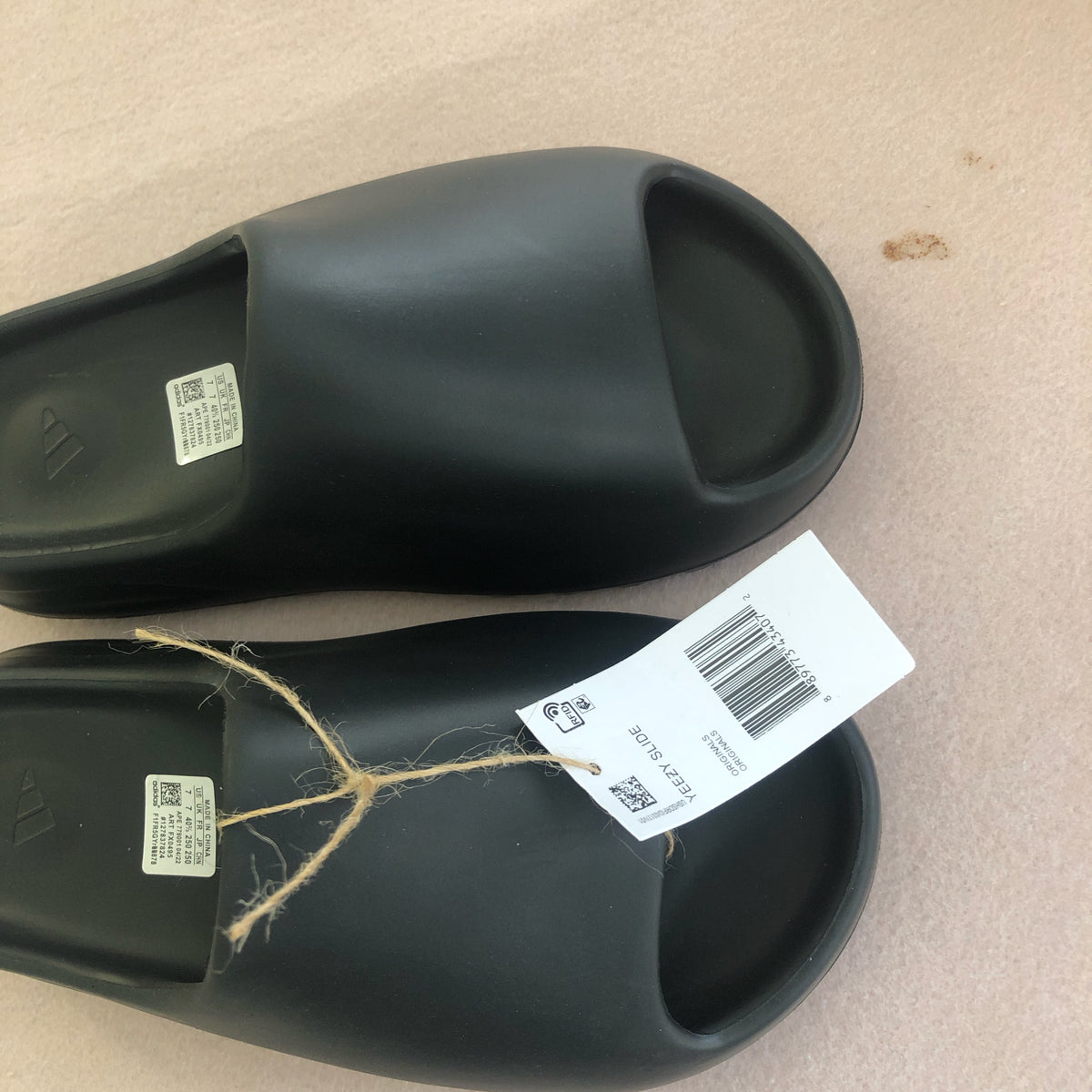 sneaker shoes yeezy slide